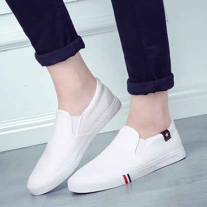 Men's Classic Canvas Shoes Casual Slip on Loafers Fashion Vulcanized Flat Shoes Non Slip Walking Skateboard Shoes Zapatillas