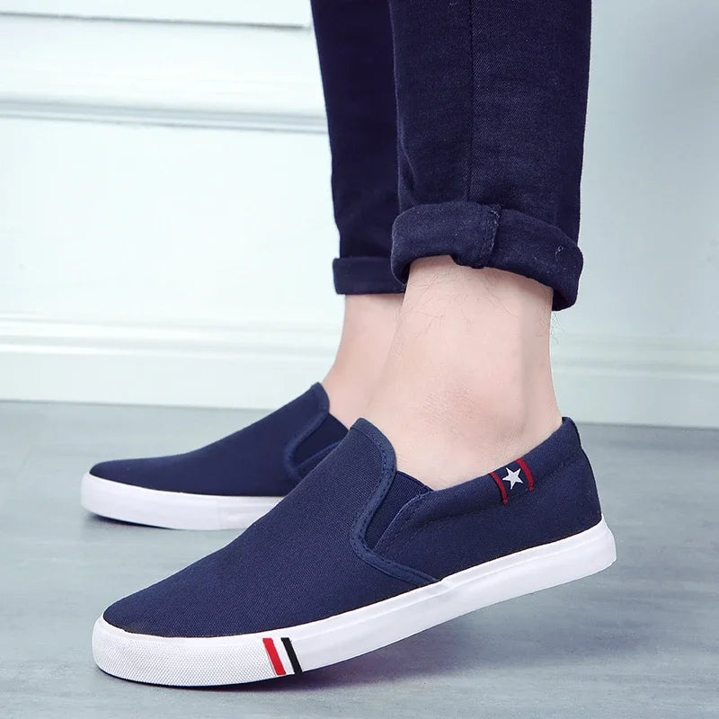 Men's Classic Canvas Shoes Casual Slip on Loafers Fashion Vulcanized Flat Shoes Non Slip Walking Skateboard Shoes Zapatillas