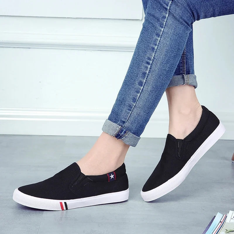 Men's Classic Canvas Shoes Casual Slip on Loafers Fashion Vulcanized Flat Shoes Non Slip Walking Skateboard Shoes Zapatillas